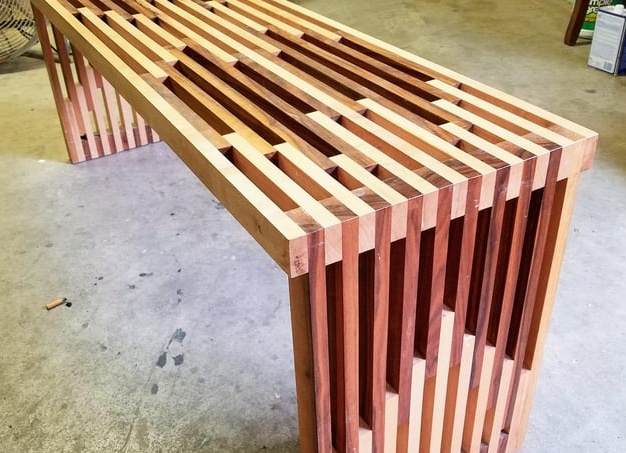 Скамейка из профилированного бруса. Продолжаю заниматься изготовлением садовой мебели